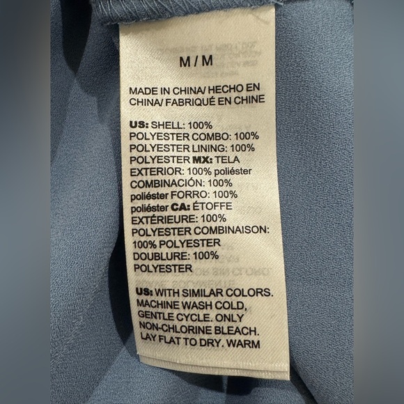 NWOT White House Black Market Blouson
Dress Size Medium - Picture 4 of 7